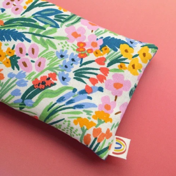 Lavender Weighted Eye Pillow in Spring Breeze Floral Canvas Rifle Paper Co NWT - Picture 3 of 4